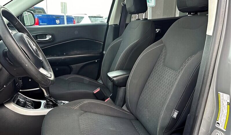 
								2019 Jeep Compass Upland full									