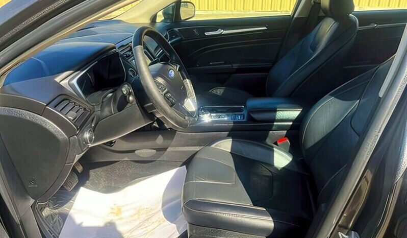 
								2020 Ford Fusion Hybrid Titanium full									