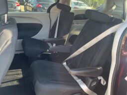 
										2017 Chrysler Pacifica LX full									