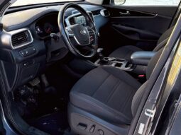 
										2020 Kia Sorento LX full									