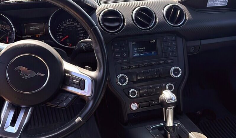 
								2016 Ford Mustang V6 Fastback full									