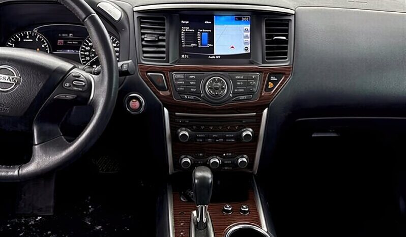 
								2017 Nissan Pathfinder Platinum full									