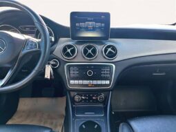 
										2019 Mercedes-Benz GLA-Class GLA 250 4MATIC full									