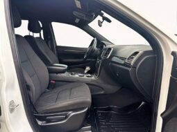 
										2018 Jeep Grand Cherokee Laredo full									