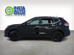 
										2016 Nissan Rogue SV Moonroof full									