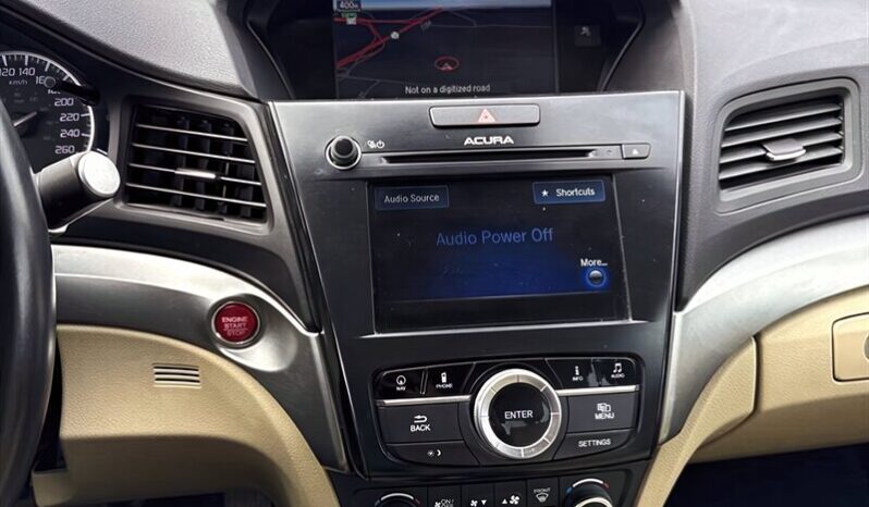 
								2017 Acura ILX w/Premium full									