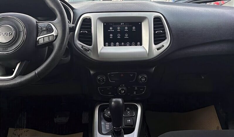 
								2019 Jeep Compass Upland full									