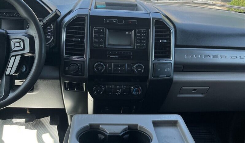 
								2019 Ford F-350 Super Duty XLT full									