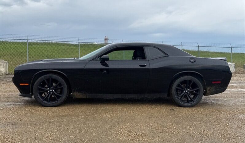 
								2017 Dodge Challenger SXT Plus full									