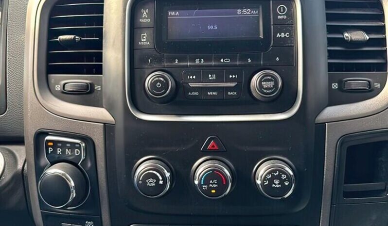 
								2019 RAM 1500 Classic SXT Plus full									