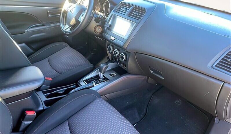 
								2019 Mitsubishi RVR SE full									
