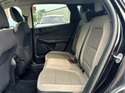 
										2022 Ford Escape SE full									
