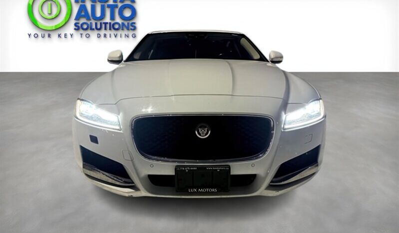 
								2017 Jaguar XF 35t Premium AWD full									