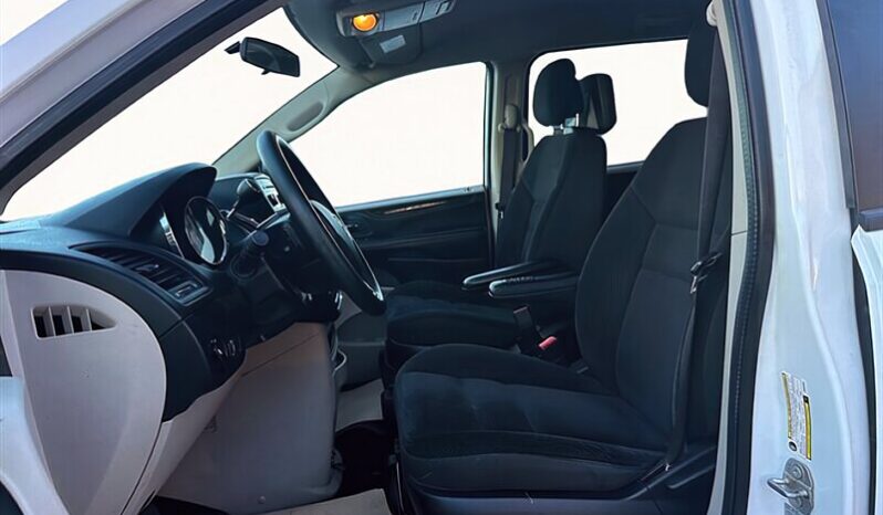 
								2017 Dodge Grand Caravan SE full									