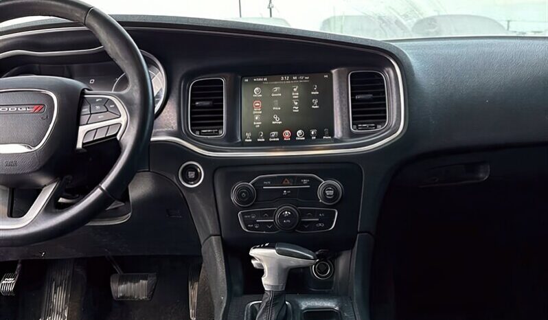 
								2017 Dodge Charger SXT full									