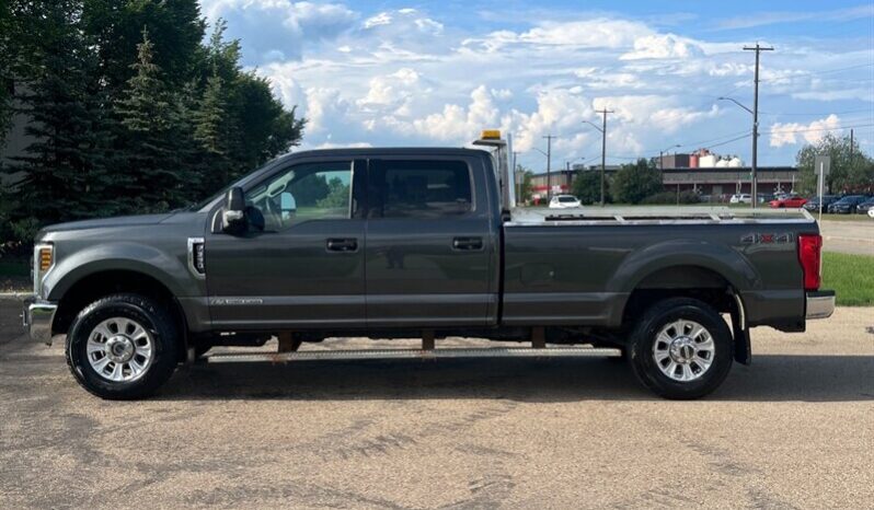 
								2019 Ford F-350 XLT Diesel full									