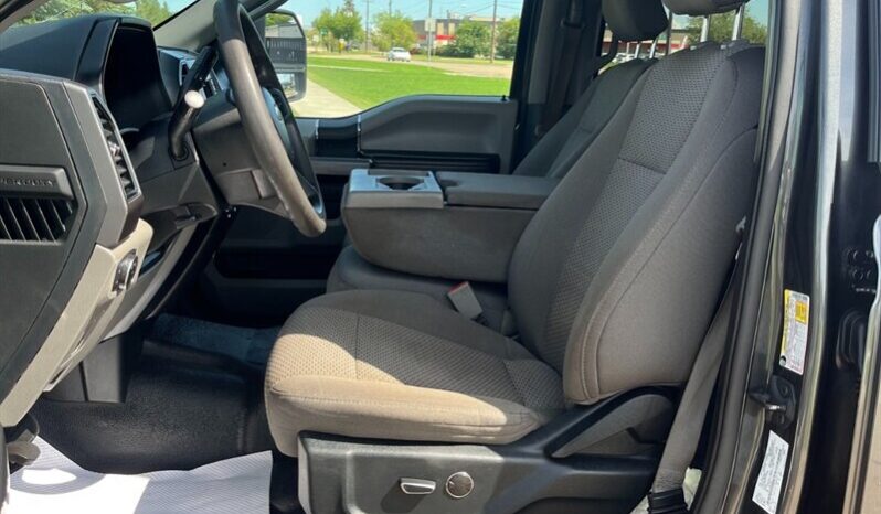
								2019 Ford F-350 Super Duty XLT full									