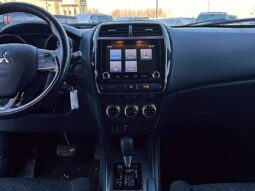 
										2022 Mitsubishi RVR SE full									