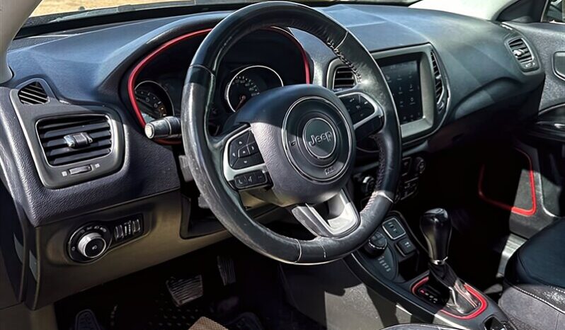 
								2017 Jeep Compass Trailhawk full									