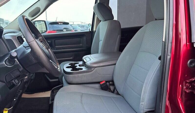 
								2017 RAM 1500 Express full									