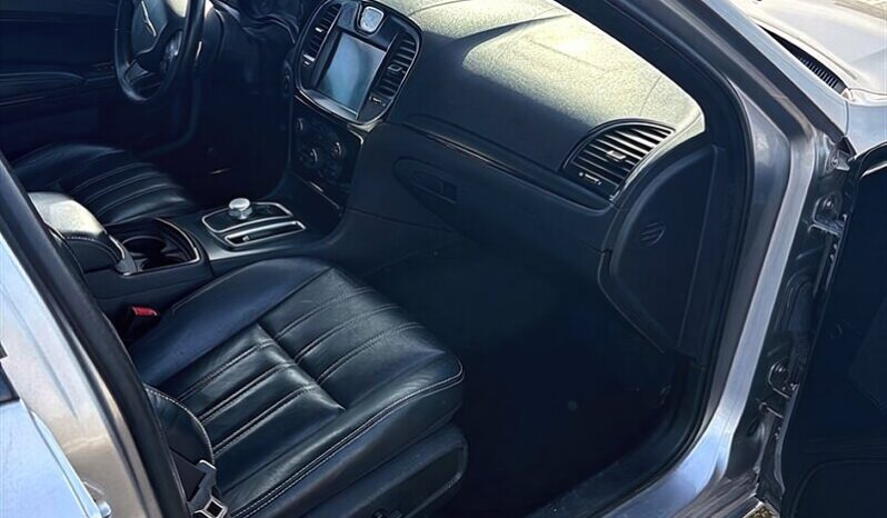
								2016 Chrysler 300 Series S full									