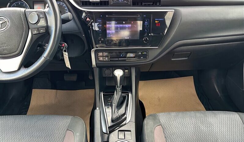 
								2018 Toyota Corolla LE full									