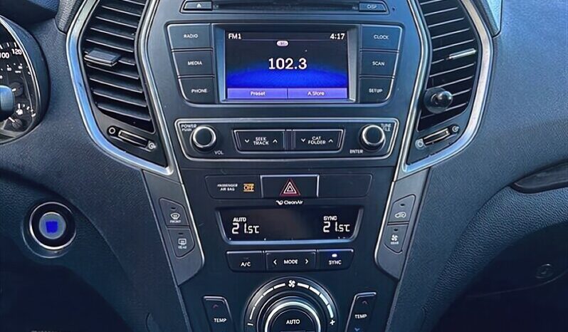 
								2017 Hyundai Santa Fe XL Premium full									