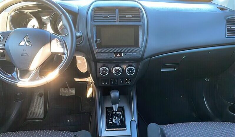 
								2019 Mitsubishi RVR SE full									