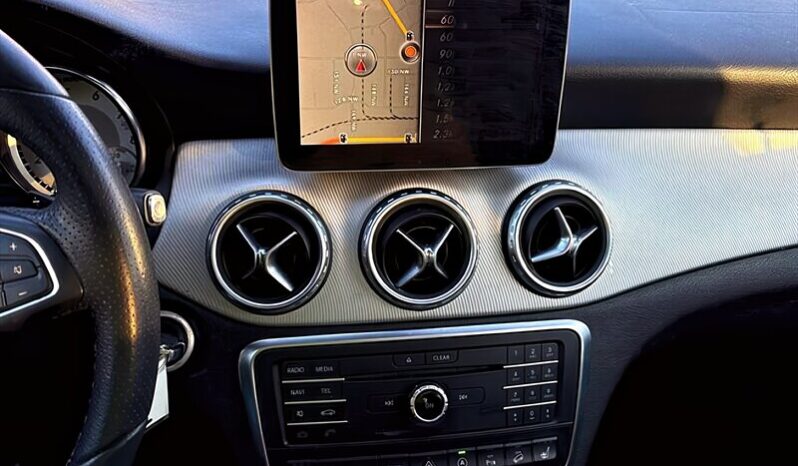 
								2017 Mercedes-Benz GLA-Class GLA 250 4MATIC full									