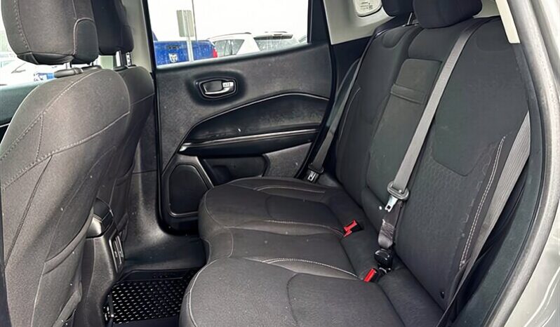 
								2019 Jeep Compass Upland full									