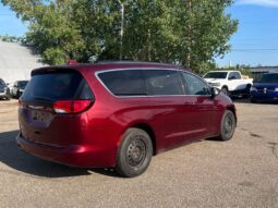 
										2017 Chrysler Pacifica LX full									