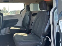 
										2021 Chrysler Pacifica Touring full									