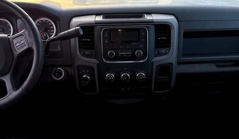 
								2017 RAM 1500 ST full									