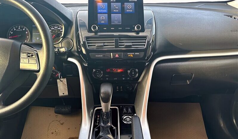 
								2022 Mitsubishi Eclipse Cross ES full									