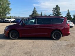 
										2017 Chrysler Pacifica LX full									