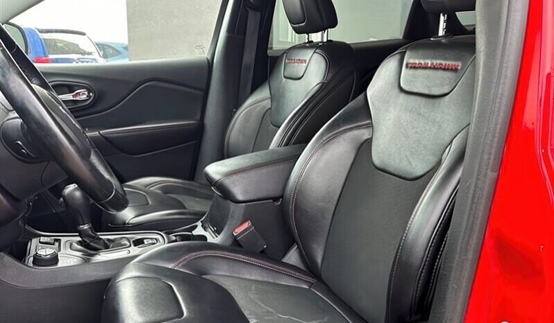 
								2019 Jeep Cherokee Trailhawk full									