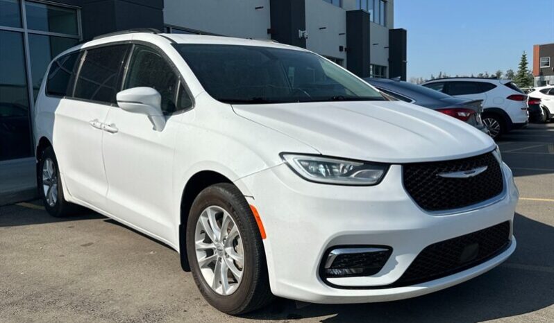 
								2021 Chrysler Pacifica Touring full									