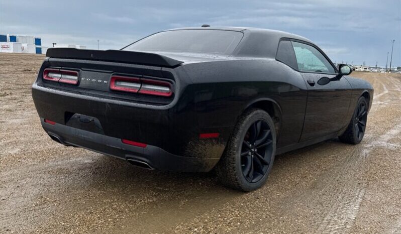 
								2017 Dodge Challenger SXT Plus full									
