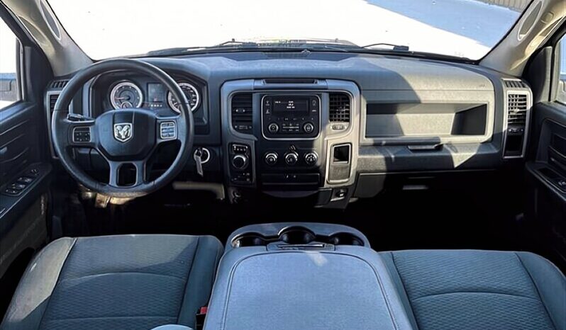 
								2017 RAM 1500 ST full									