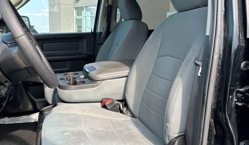
								2019 RAM 1500 Classic SXT Plus full									