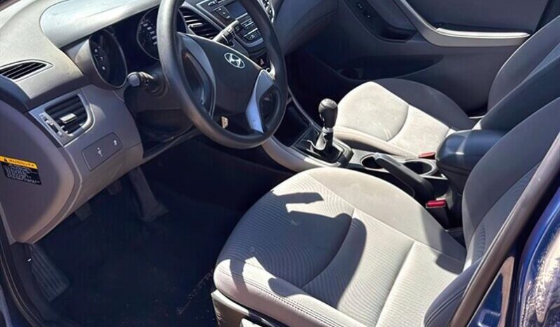 
								2015 Hyundai Elantra L full									