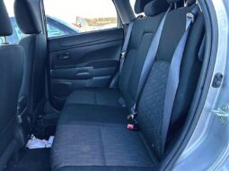
										2022 Mitsubishi RVR SE full									