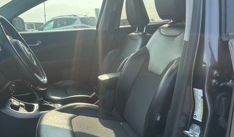 
								2019 Jeep Compass North full									
