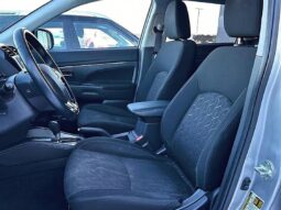 
										2022 Mitsubishi RVR SE full									