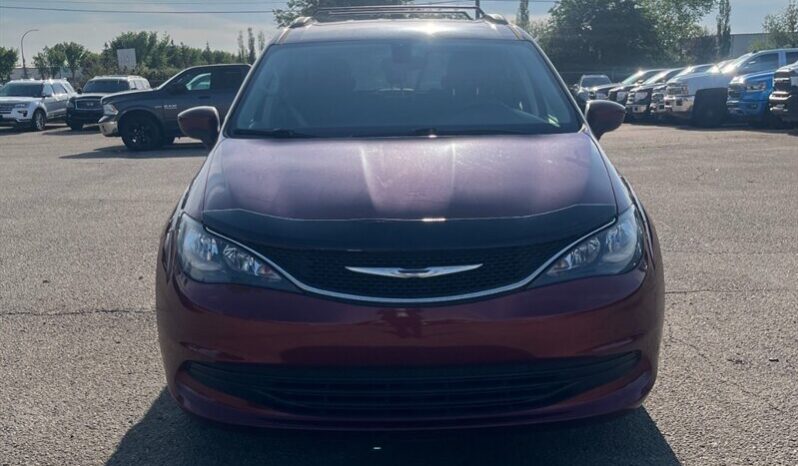 
								2017 Chrysler Pacifica LX full									