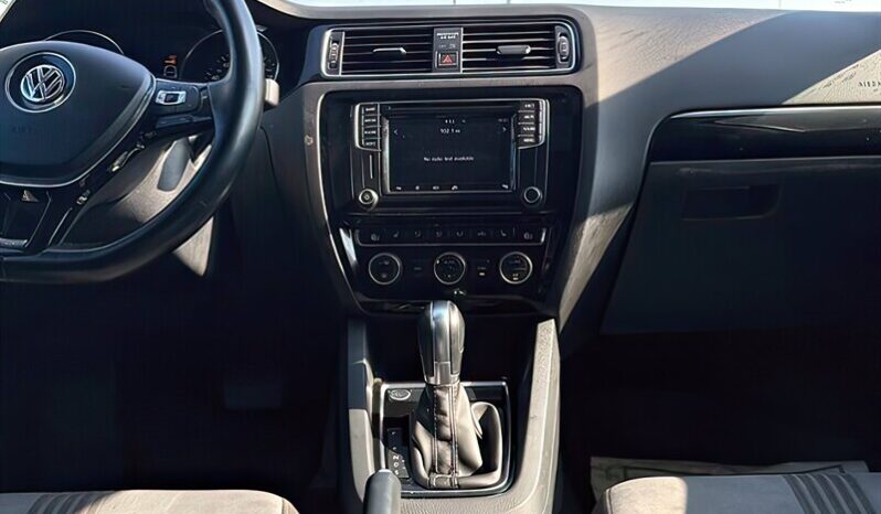 
								2017 Volkswagen Jetta 1.4T Wolfsburg Edition full									