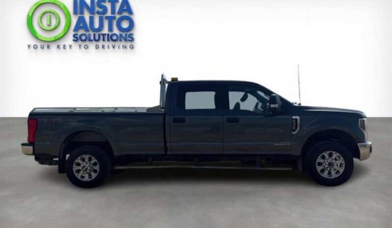 
								2019 Ford F-350 Super Duty XLT full									