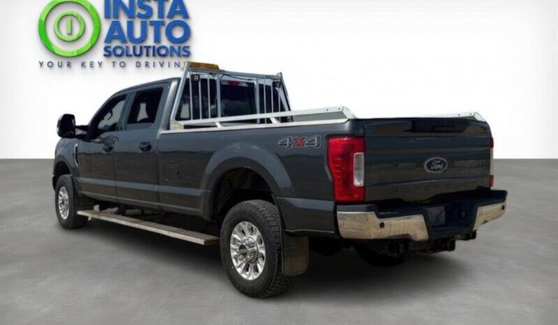 
								2019 Ford F-350 Super Duty XLT full									