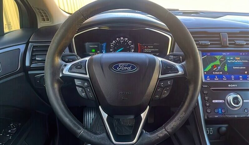 
								2020 Ford Fusion Hybrid Titanium full									