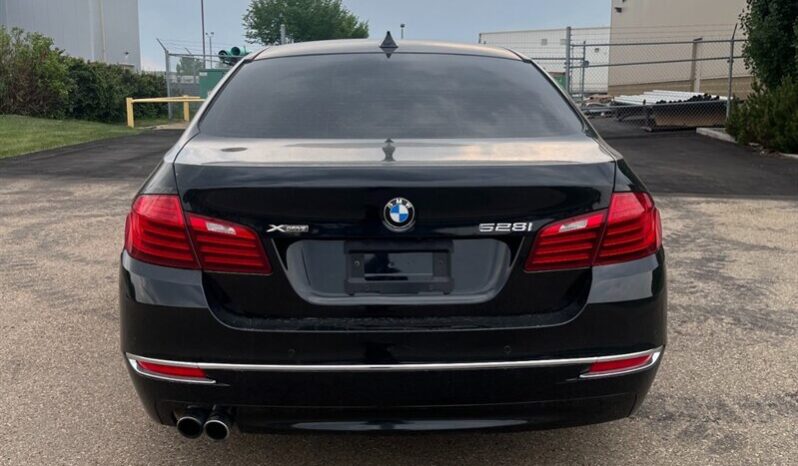 
								2016 BMW 5-Series 528i xDrive full									
